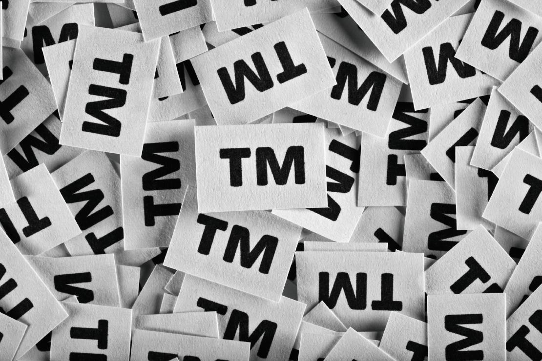 kartki z literami TM